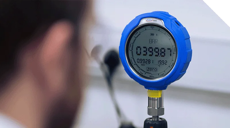 Dijital basınç kalibratörü — ekran okuması